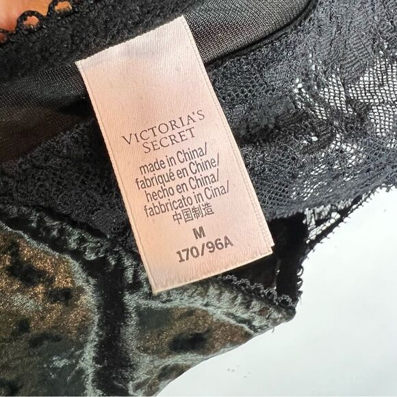 Victoria's Secret Size medium Green Black Velvet Lace Cutout Thong Bodysuit - Picture 9 of 10